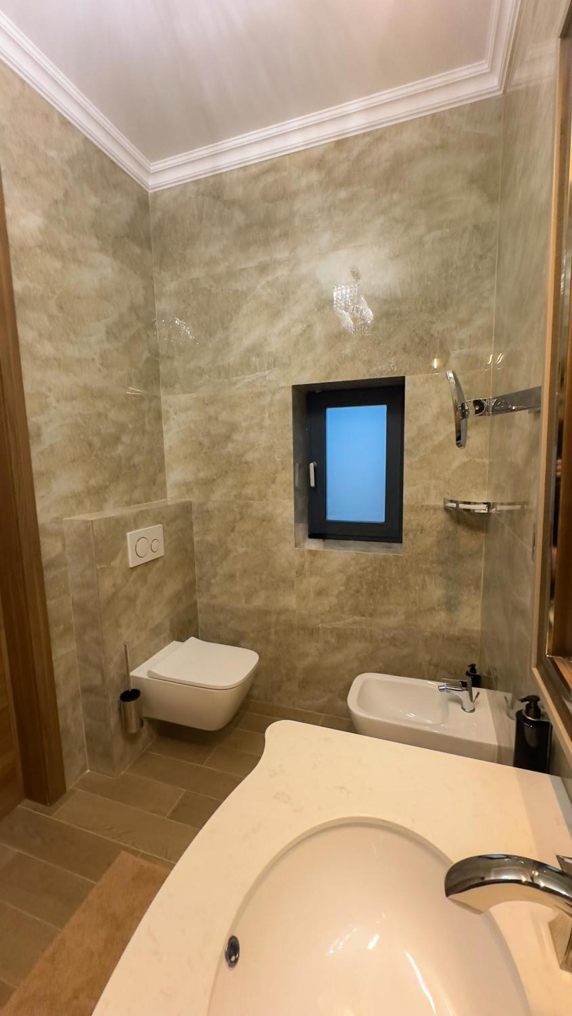 Therme Criss 발로테슈티 외부 사진