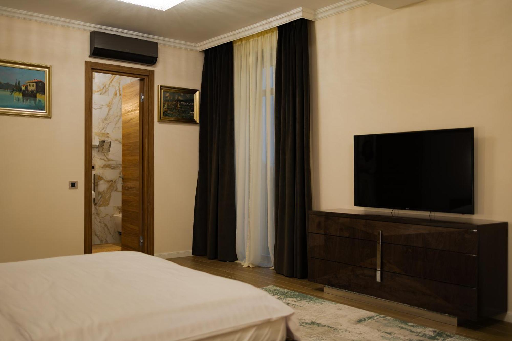 Therme Criss 발로테슈티 외부 사진